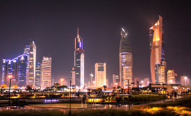 Kuwait-Stadt Gebäude bei Nacht