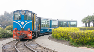 darjeeling himalayan railway in darjeeling westbengalen indien es ist teil des weltkulturerbes indien unesco weltkulturerbe darjeeling himalayan railway in darjeeling westbengalen indien es ist teil des weltkulturerbes